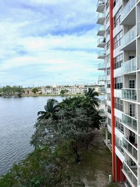 BUCKLEY TOWERS CONDO - EA · #502W in Miami - Photo 4