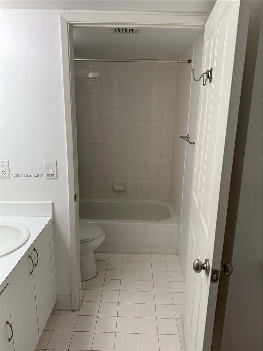 Gables Terrace condo · #1208 in Miami - Photo 8