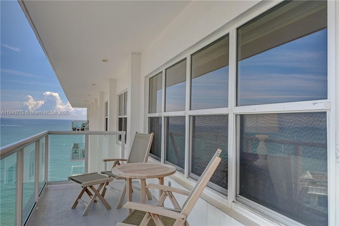 RIVIERA CONDO · #1910 in Fort Lauderdale - Photo 2