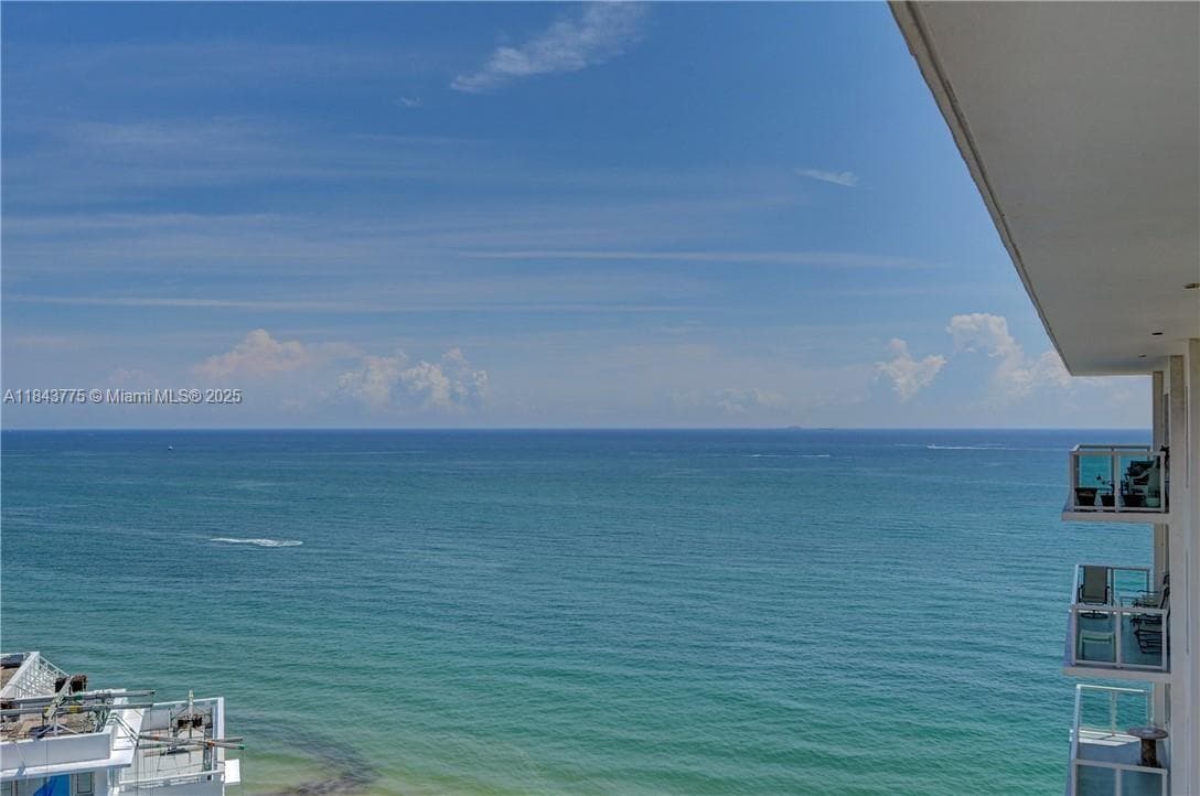 RIVIERA CONDO · #1910 in Fort Lauderdale - Photo 6