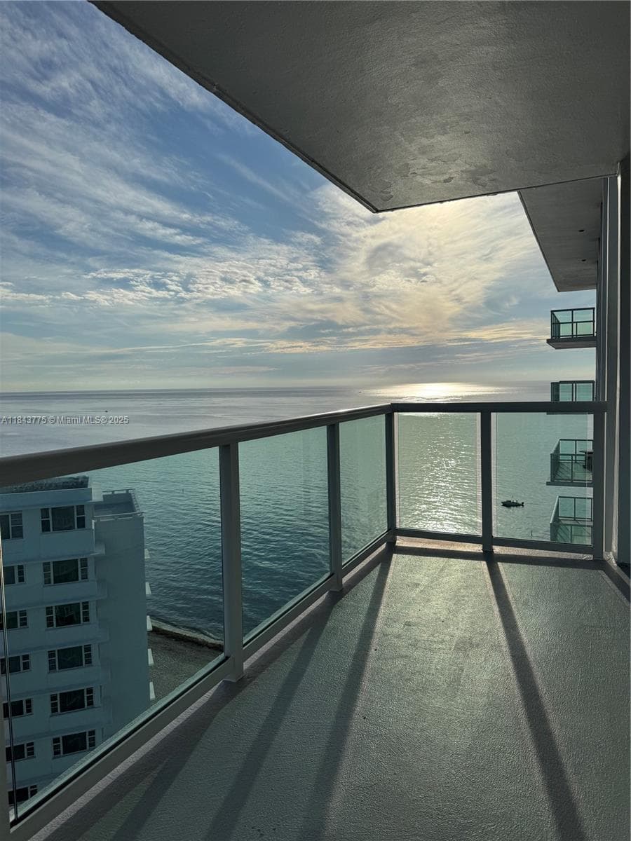 RIVIERA CONDO · #1910 in Fort Lauderdale - Photo 3