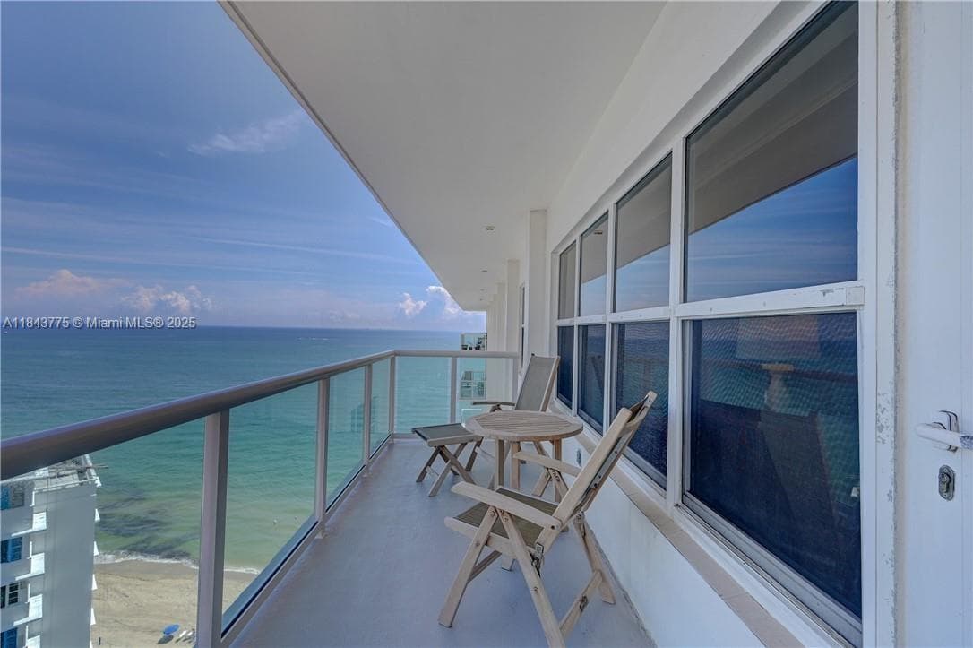 RIVIERA CONDO · #1910 in Fort Lauderdale - Photo 4