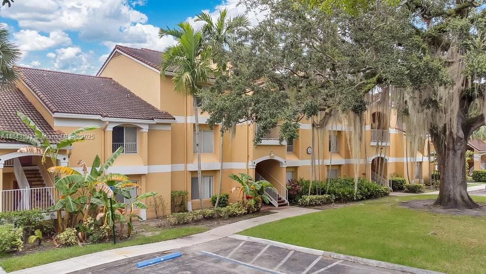 SAILBOAT POINTE CONDO · #215 in Oakland Park - Photo 24