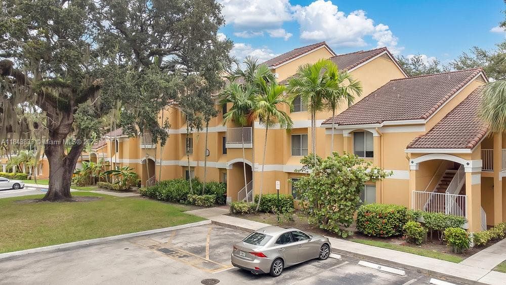 SAILBOAT POINTE CONDO · #215 in Oakland Park - Photo 25