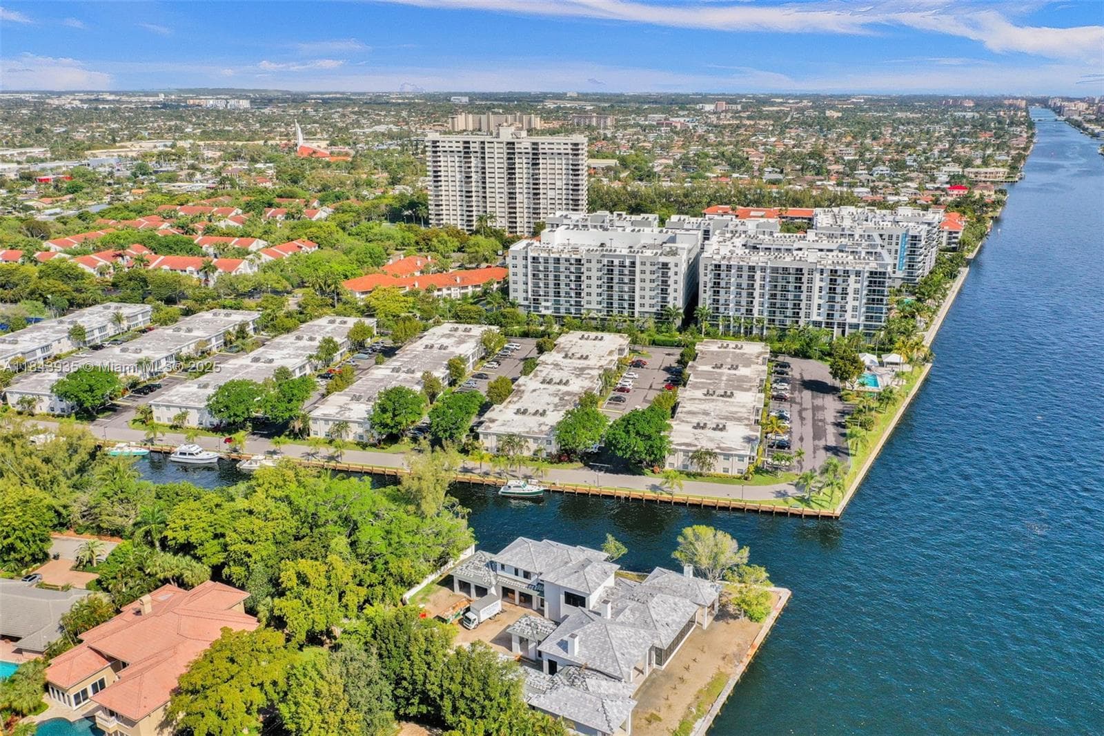 BAY COLONY CLUB CONDO · #3 in Fort Lauderdale - Photo 16