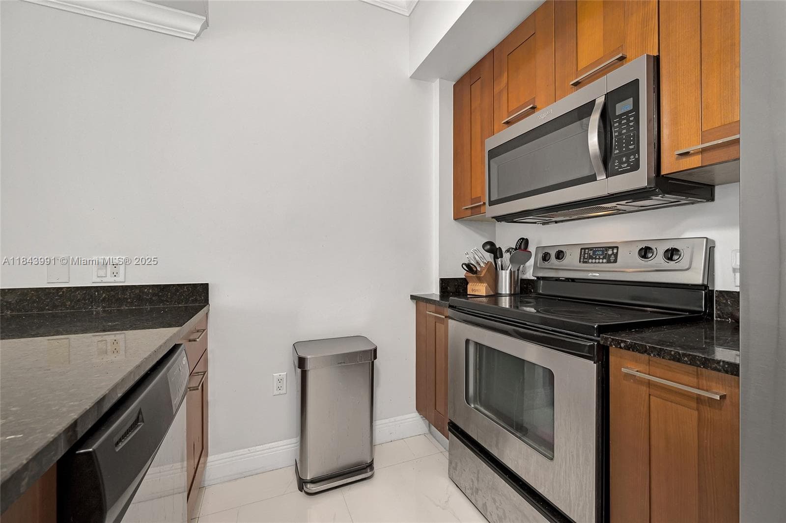 ONE VILLAGE PLACE CONDO · #515 in Coral Gables - Photo 11