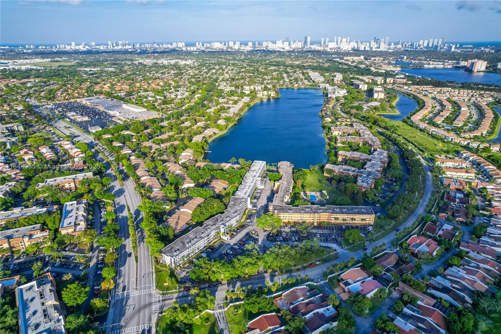 ROYAL OAKS CONDO · #330 in Miami - Photo 23