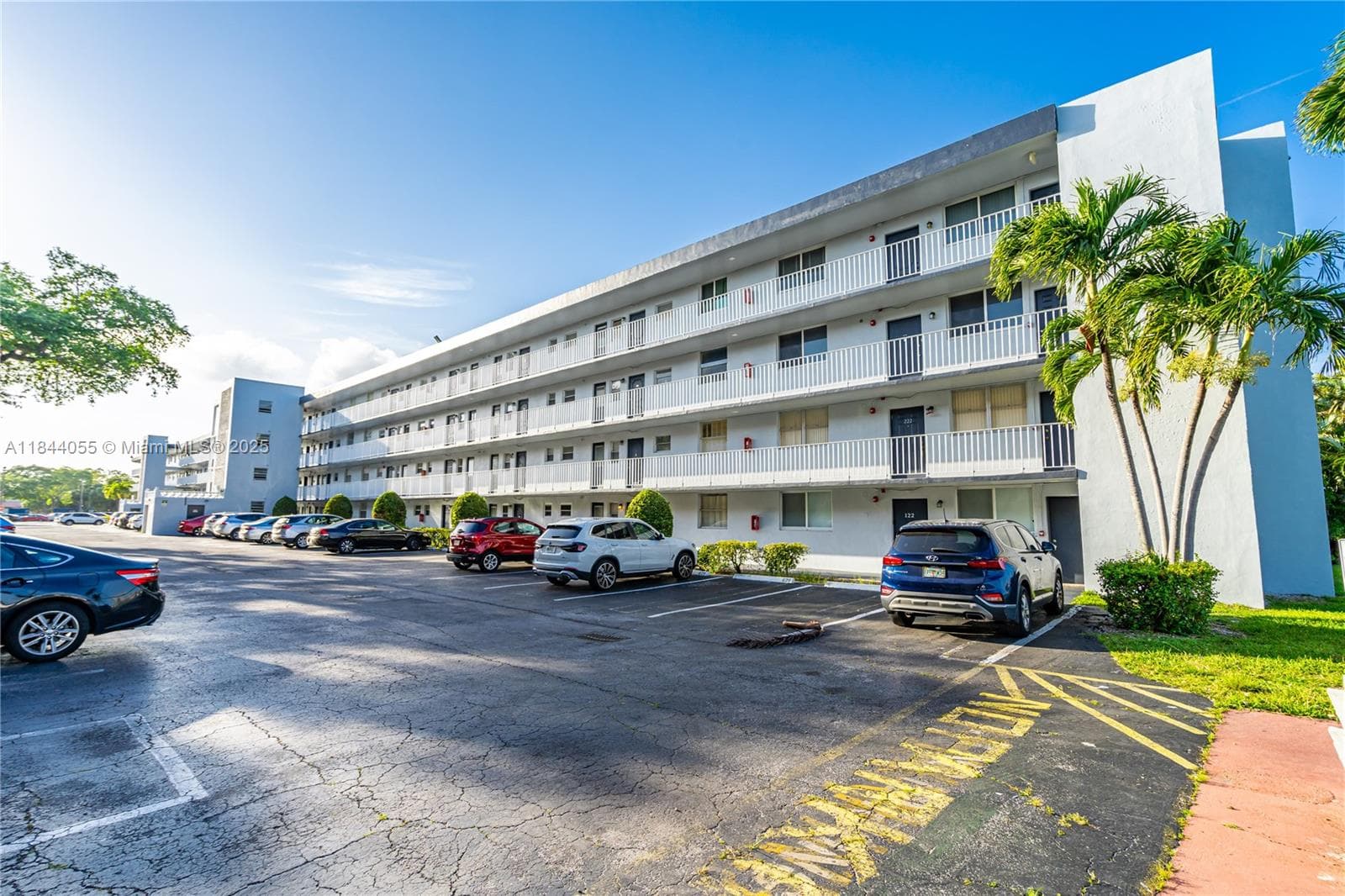 ROYAL OAKS CONDO · #330 in Miami - Photo 28