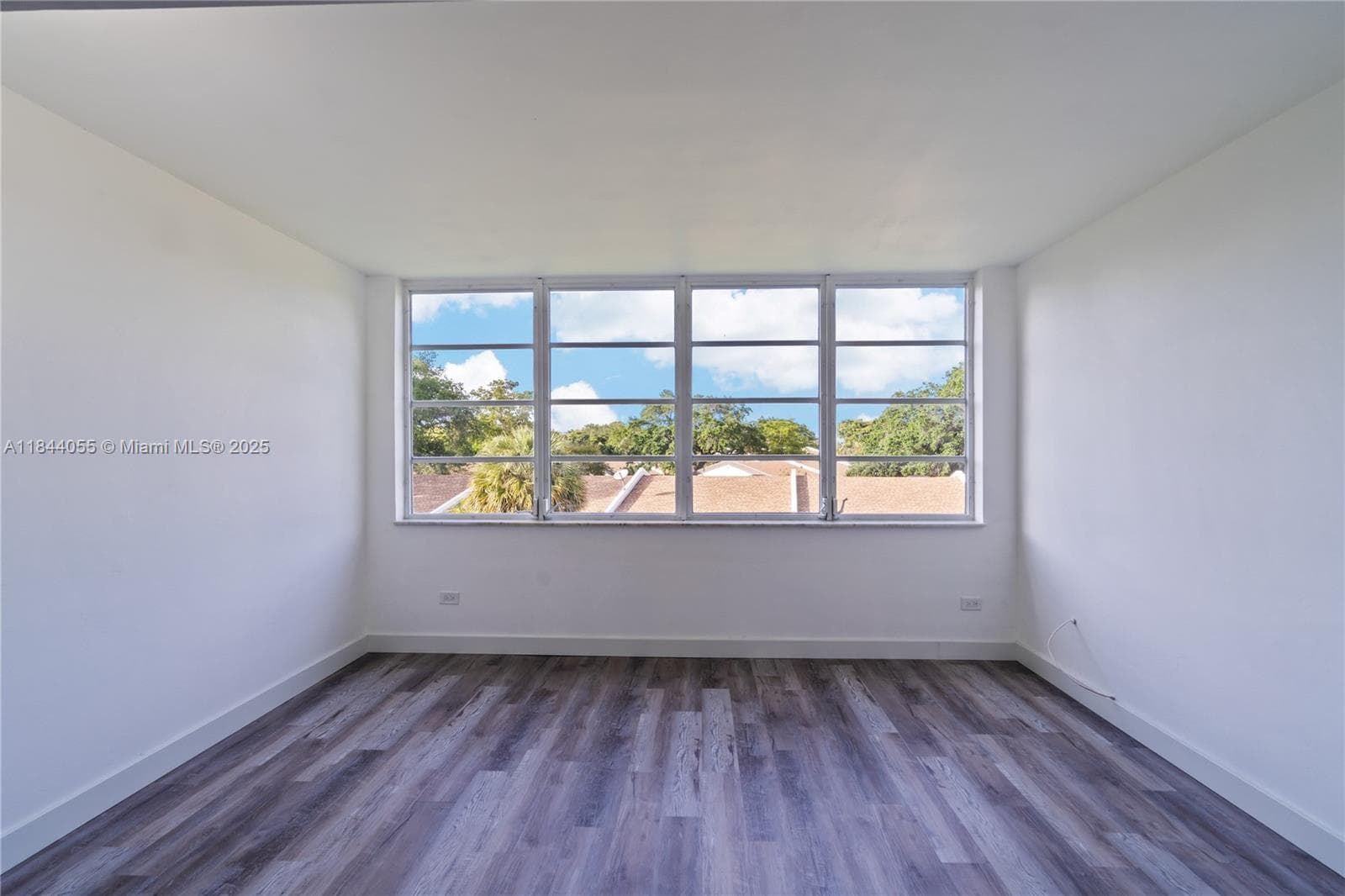 ROYAL OAKS CONDO · #330 in Miami - Photo 9