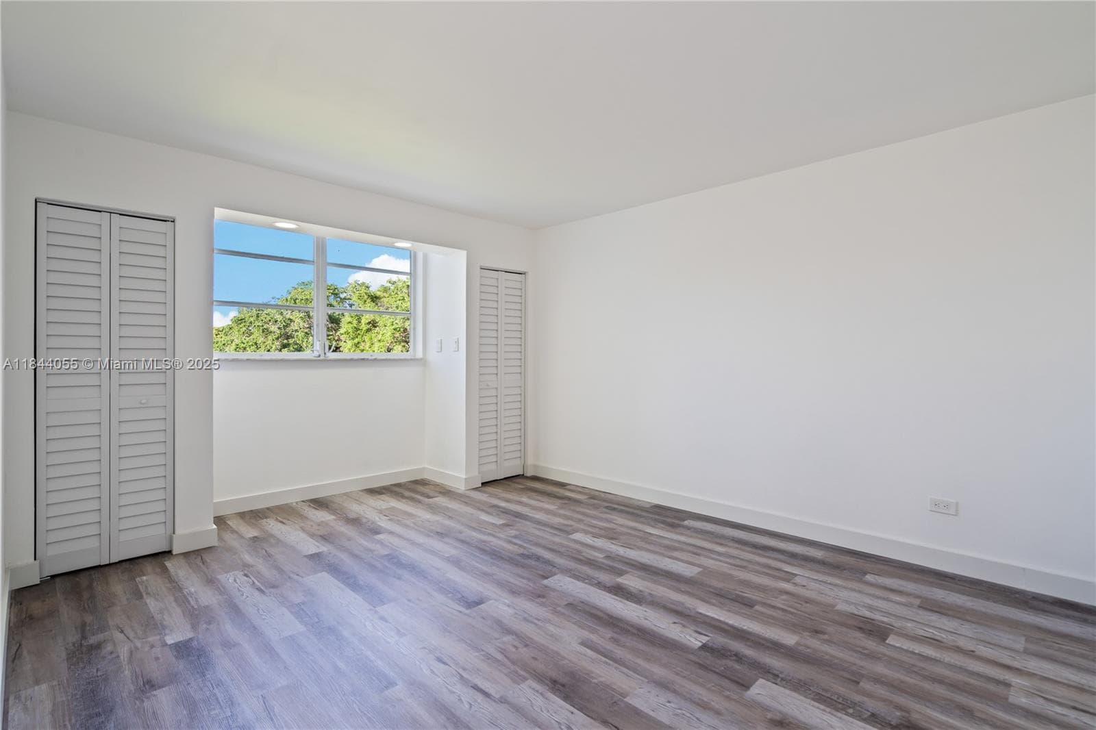 ROYAL OAKS CONDO · #330 in Miami - Photo 14
