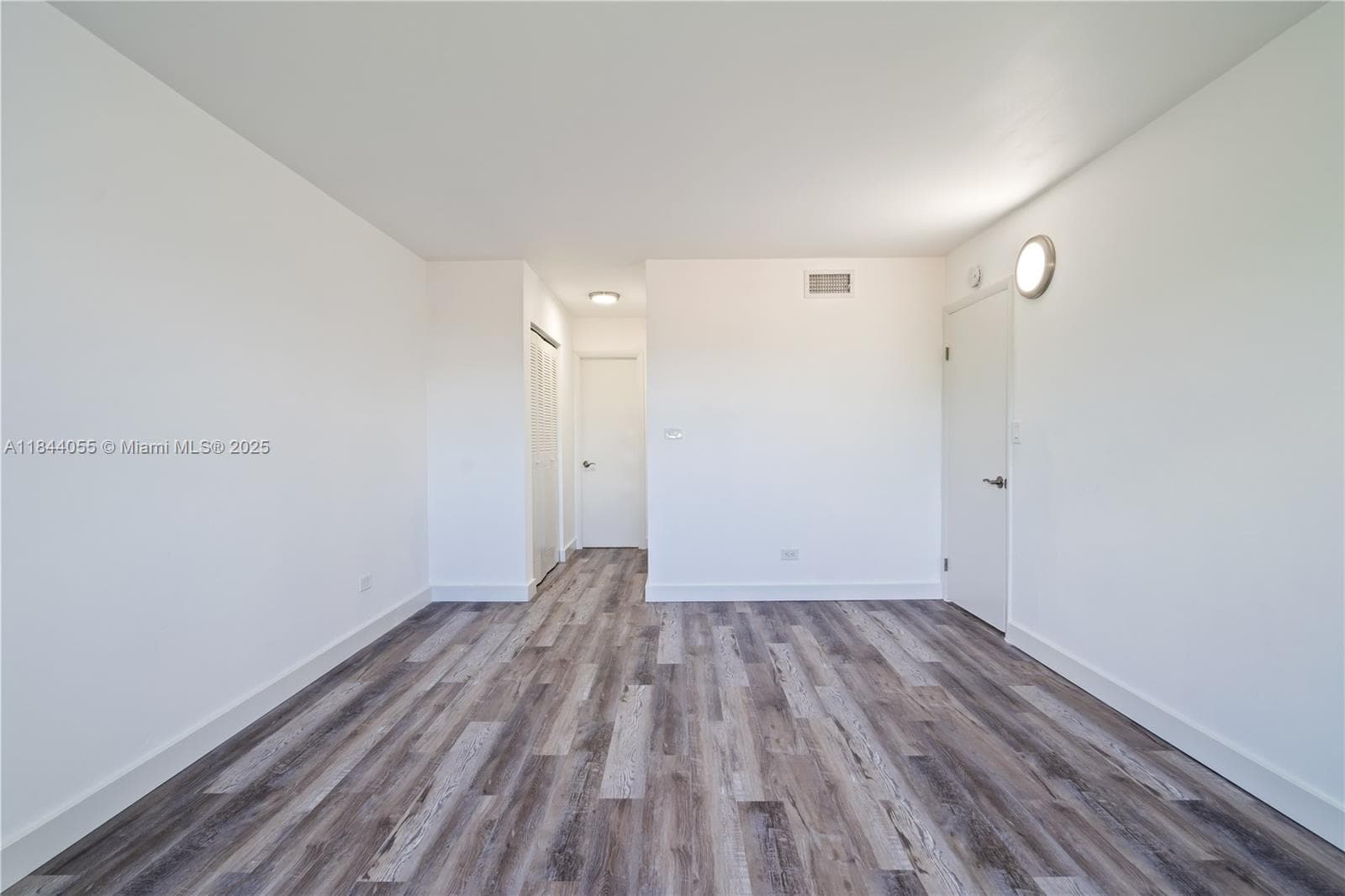 ROYAL OAKS CONDO · #330 in Miami - Photo 15