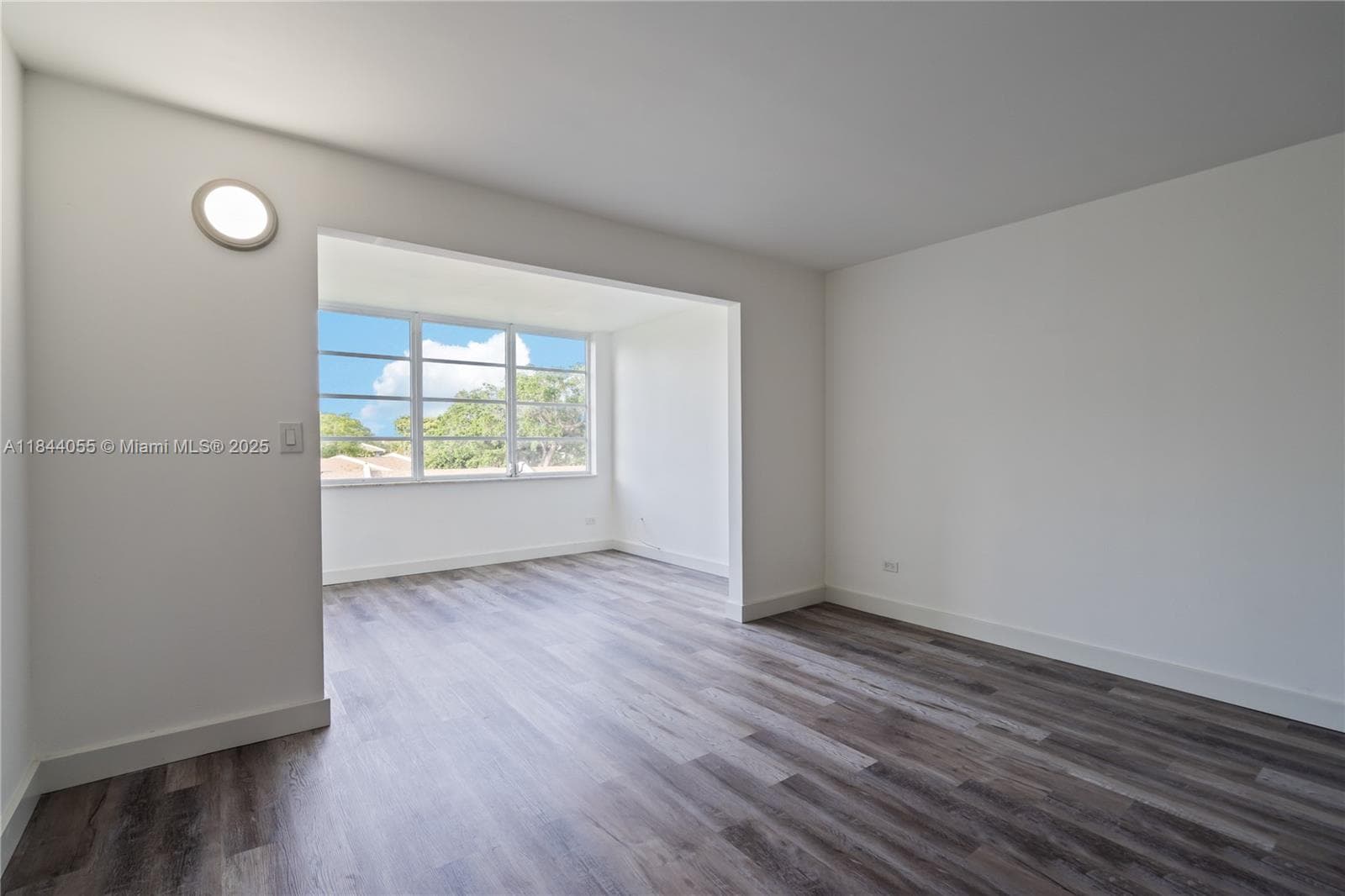 ROYAL OAKS CONDO · #330 in Miami - Photo 8