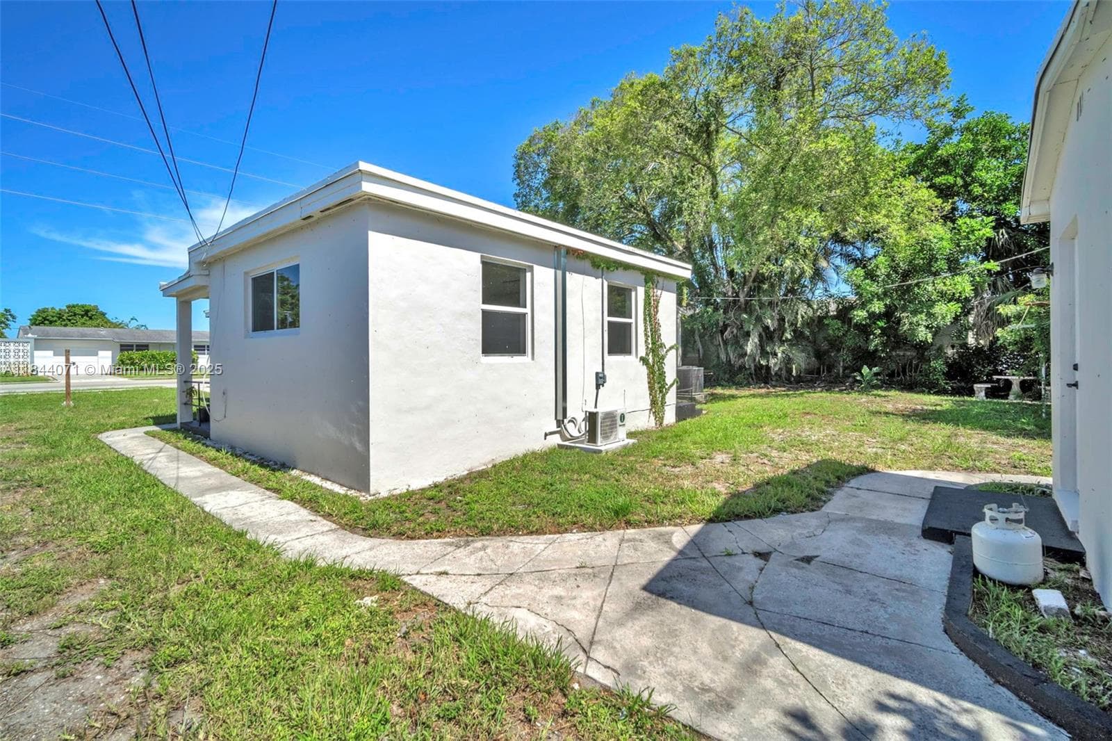 208 N 56th Ave photo 23