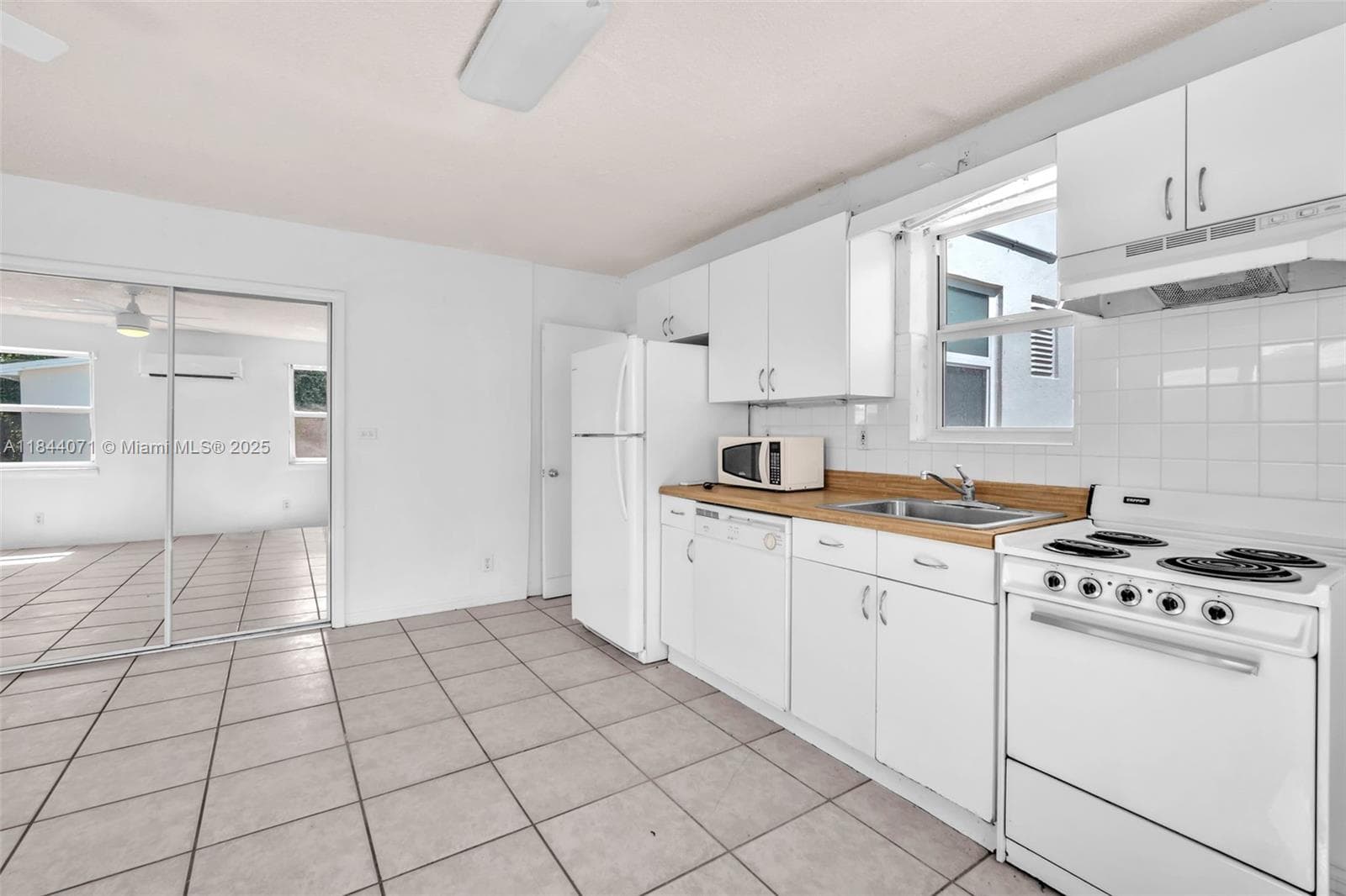 208 N 56th Ave photo 17