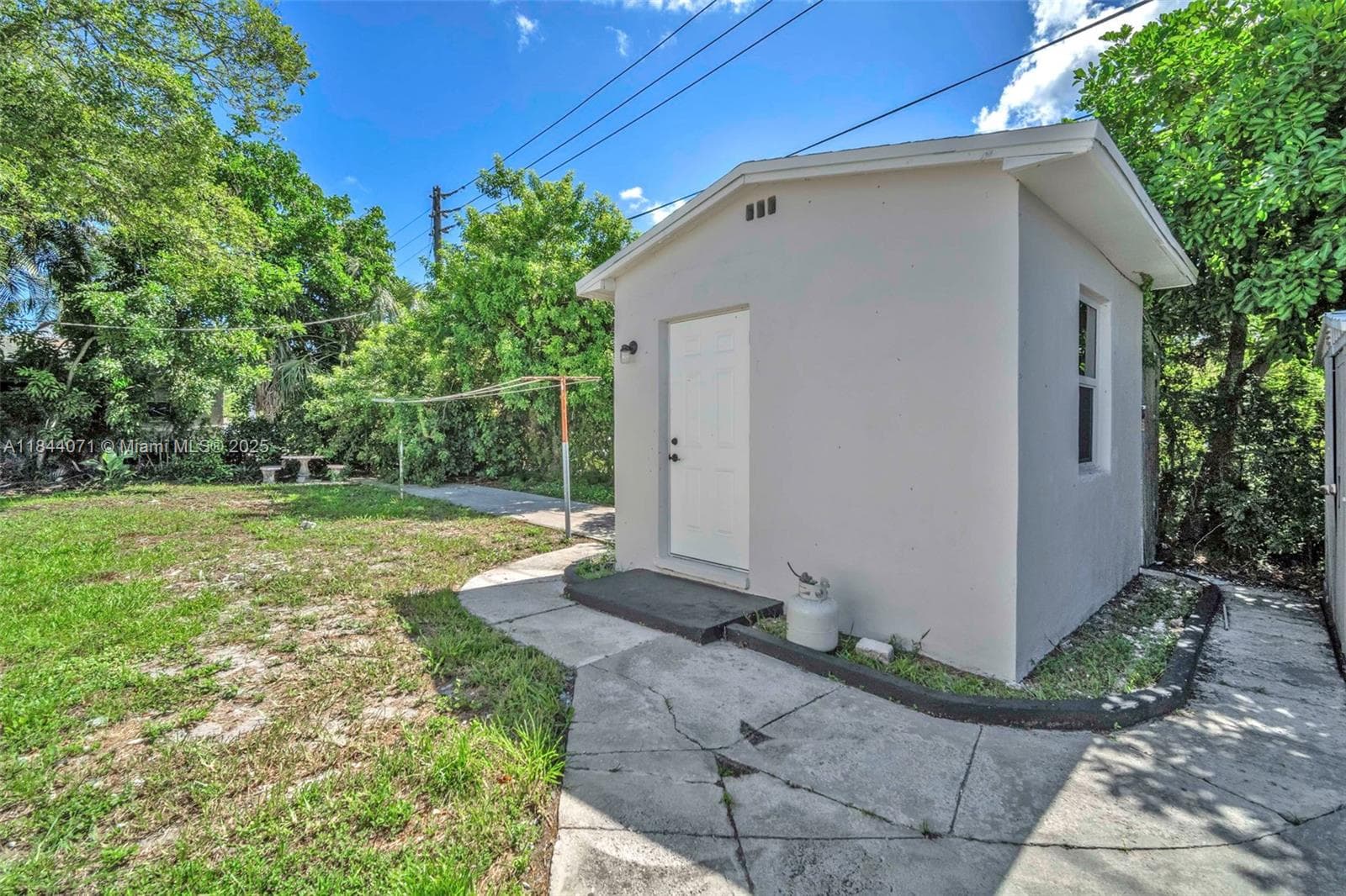 208 N 56th Ave photo 22
