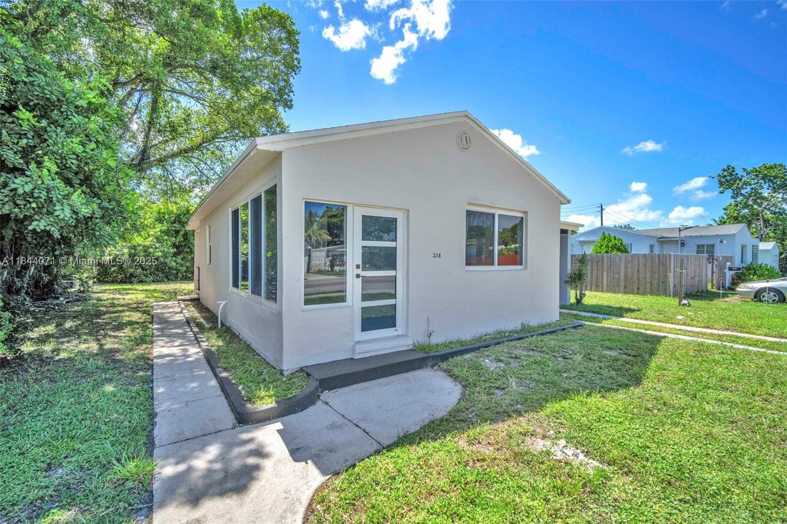 208 N 56th Ave photo 28