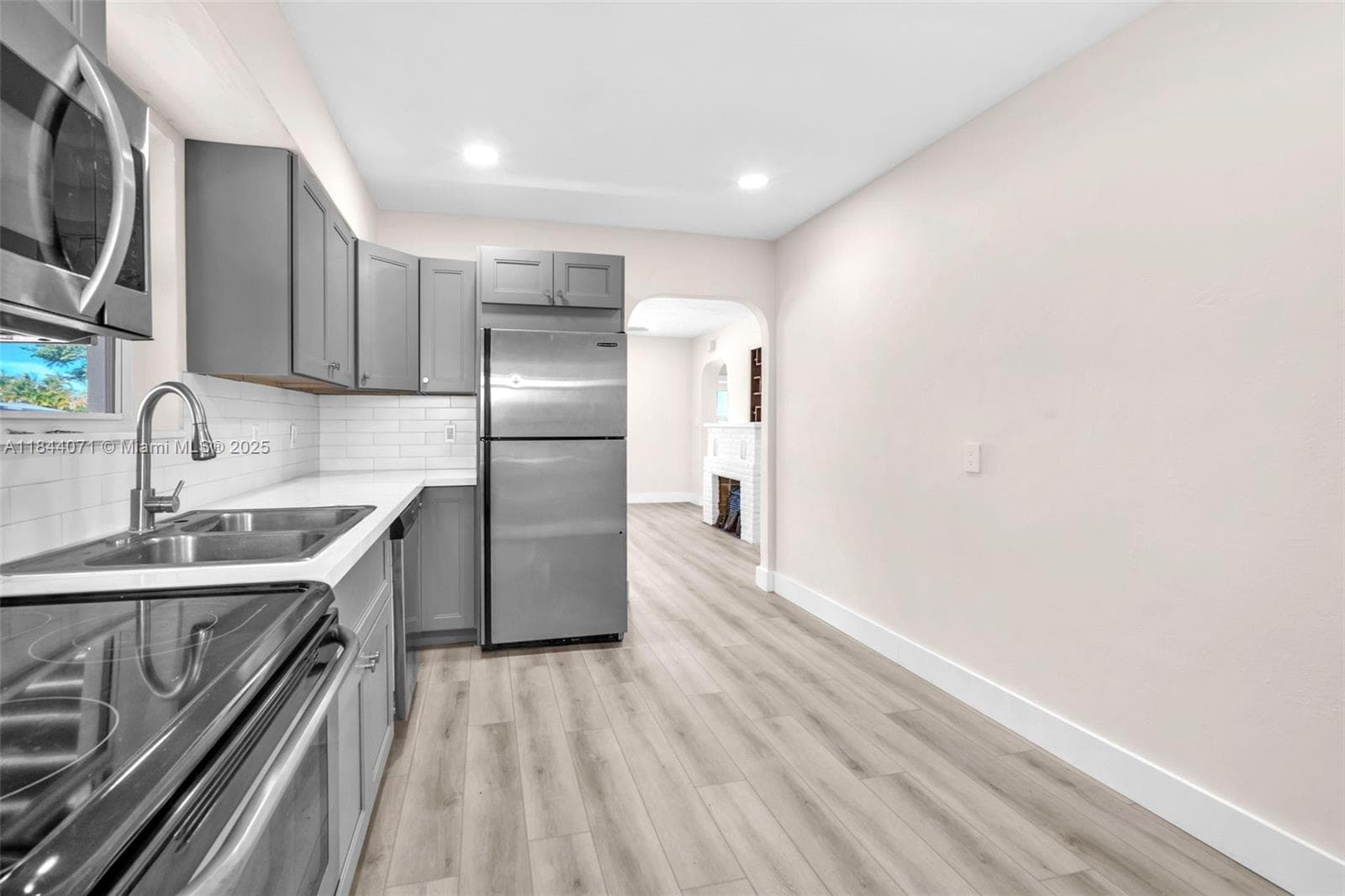 208 N 56th Ave photo 9