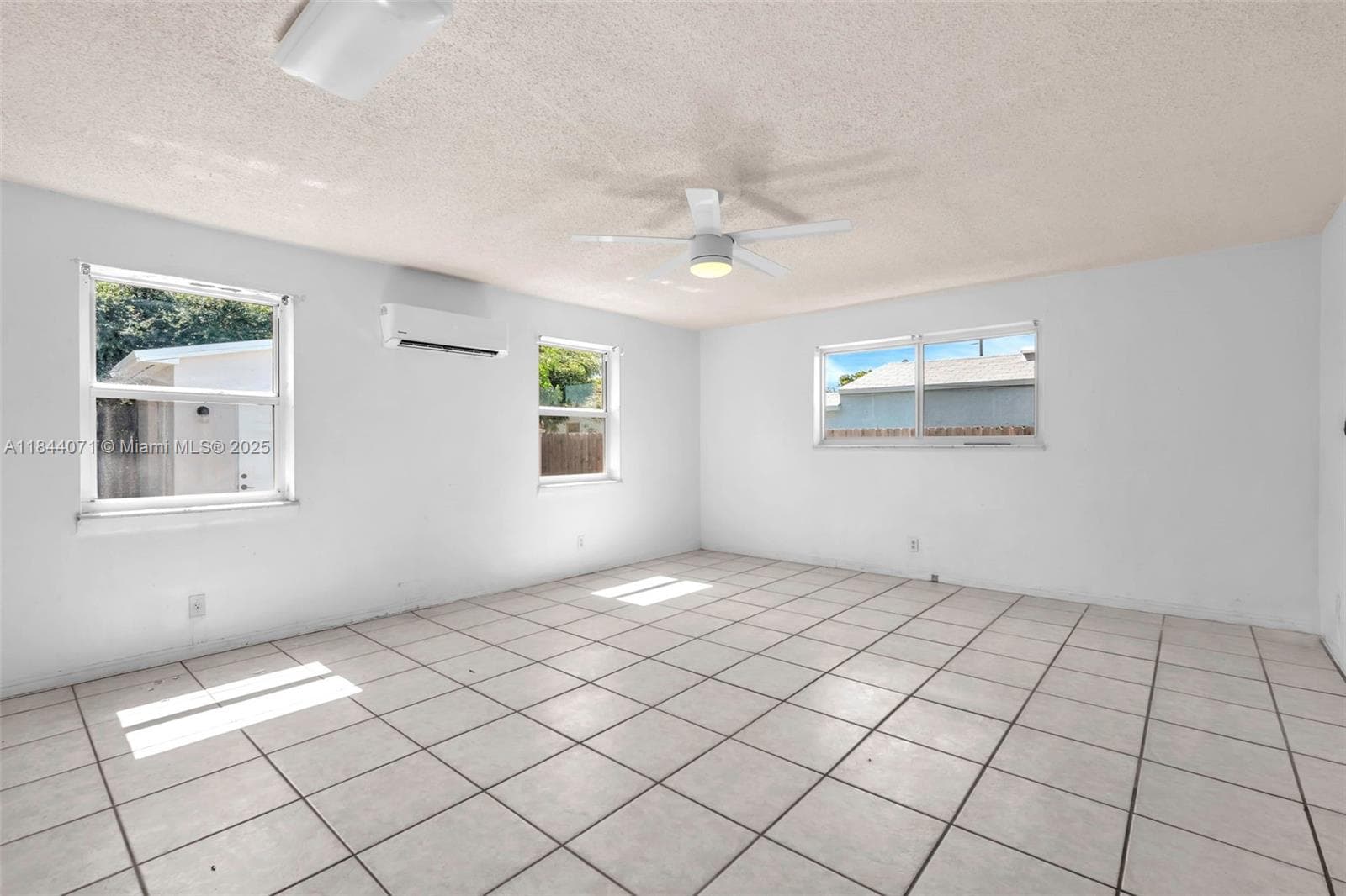 208 N 56th Ave photo 14