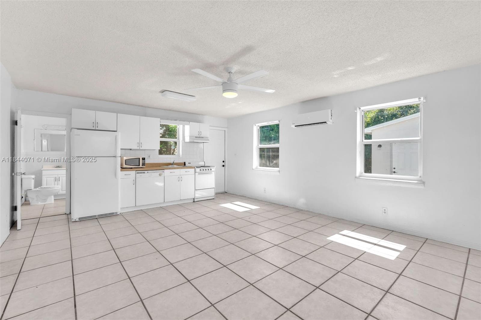 208 N 56th Ave photo 15
