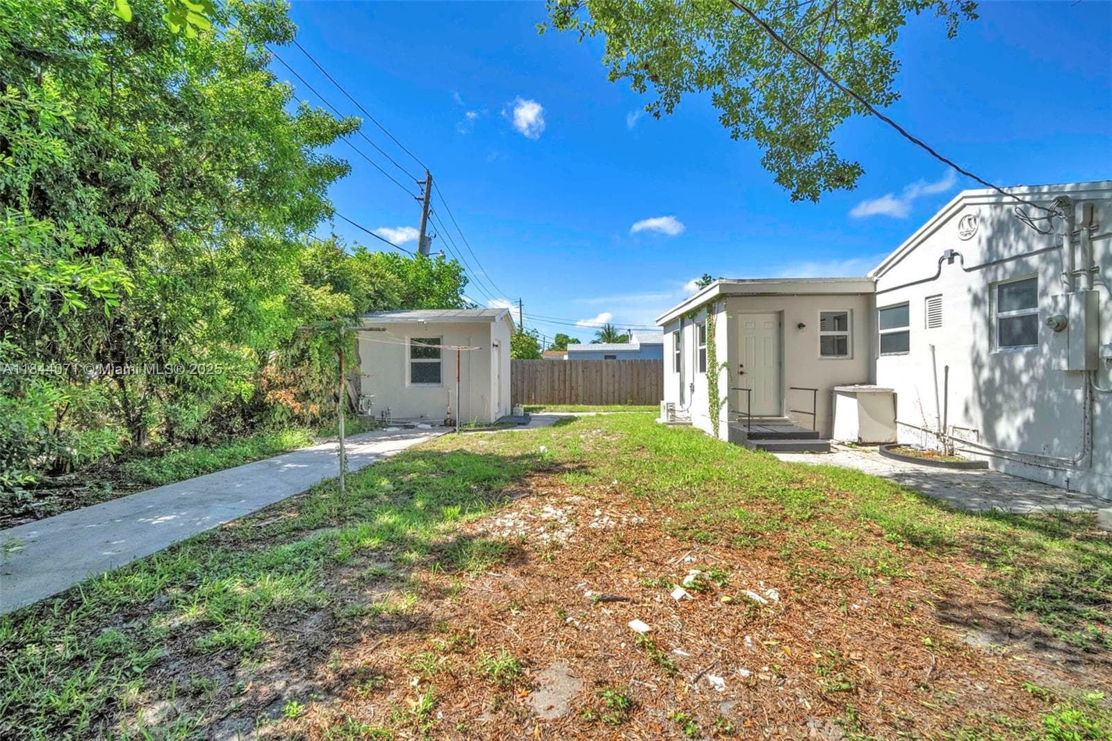 208 N 56th Ave photo 25