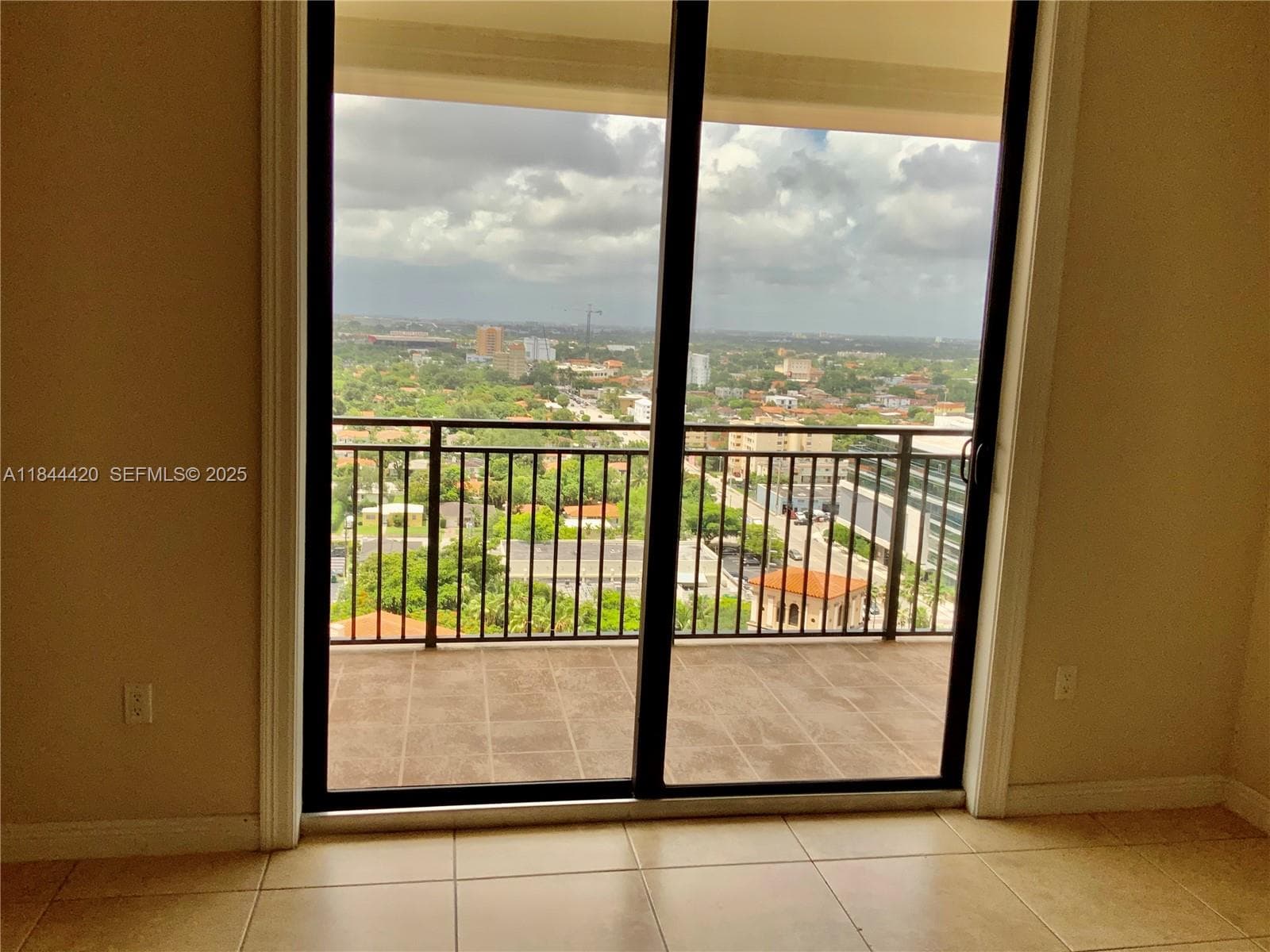 PUERTA DE PALMAS CONDO · #PH11 in Coral Gables - Photo 23