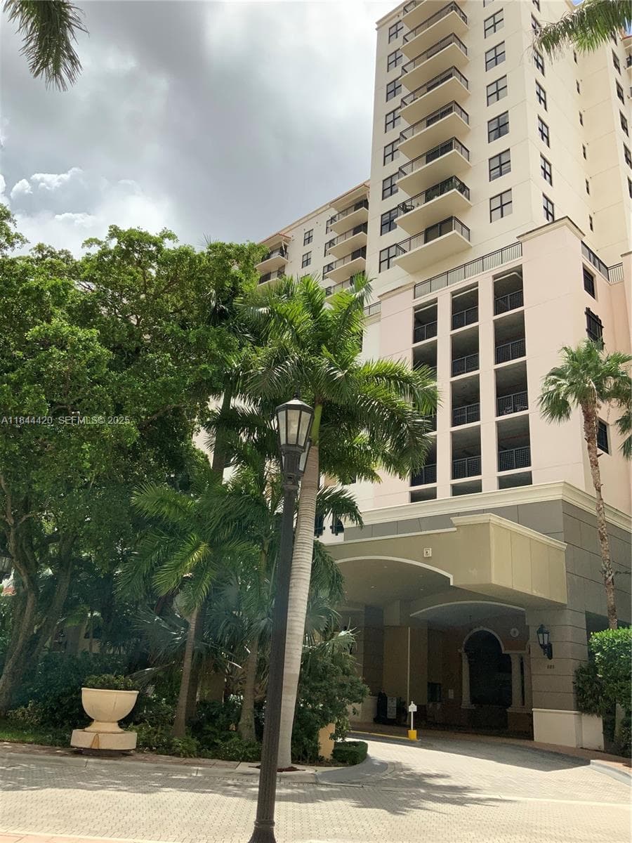 PUERTA DE PALMAS CONDO · #PH11 in Coral Gables - Photo 1
