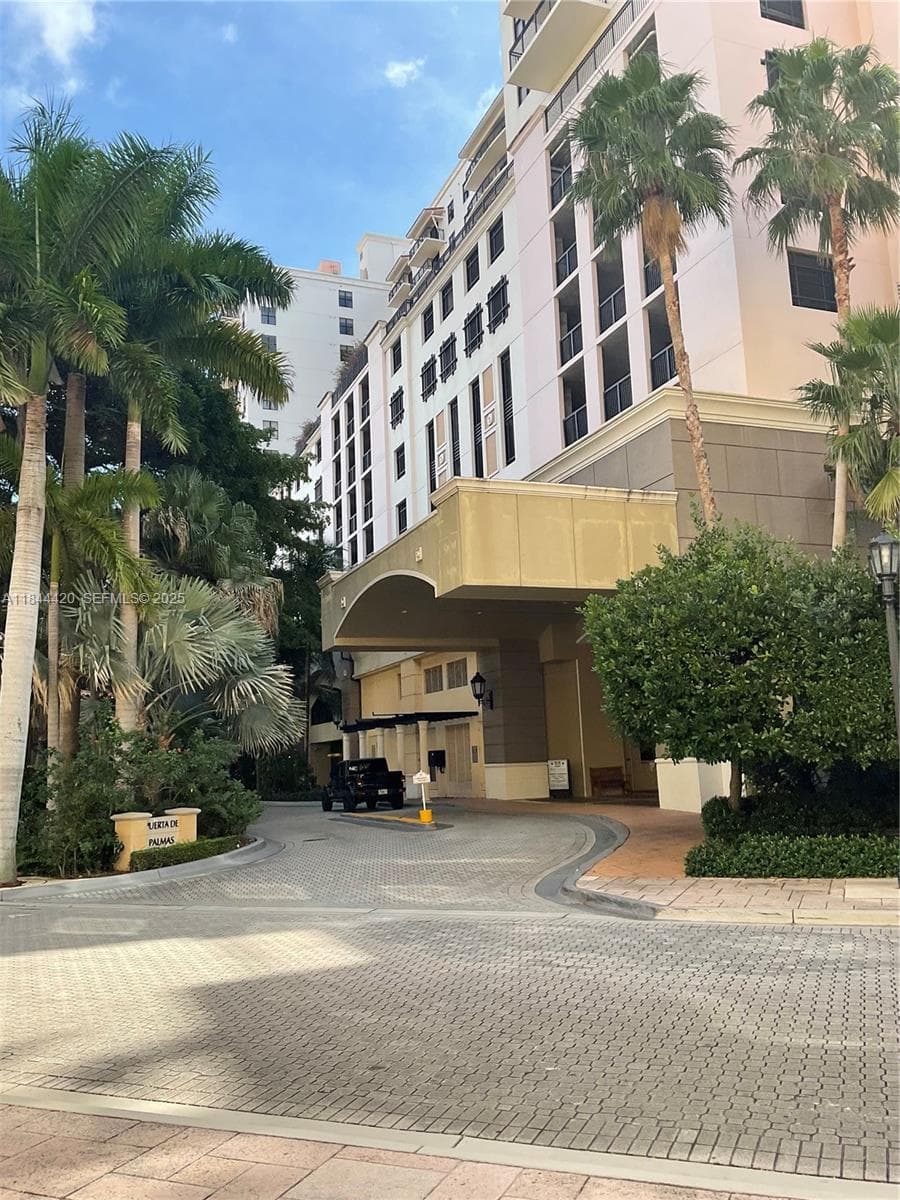 PUERTA DE PALMAS CONDO · #PH11 in Coral Gables - Photo 19