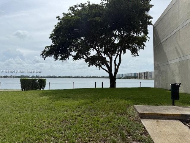 LAKE EMERALD · #202 in Oakland Park - Photo 2