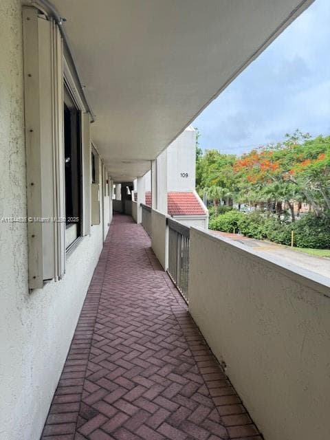 LAKE EMERALD · #202 in Oakland Park - Photo 4