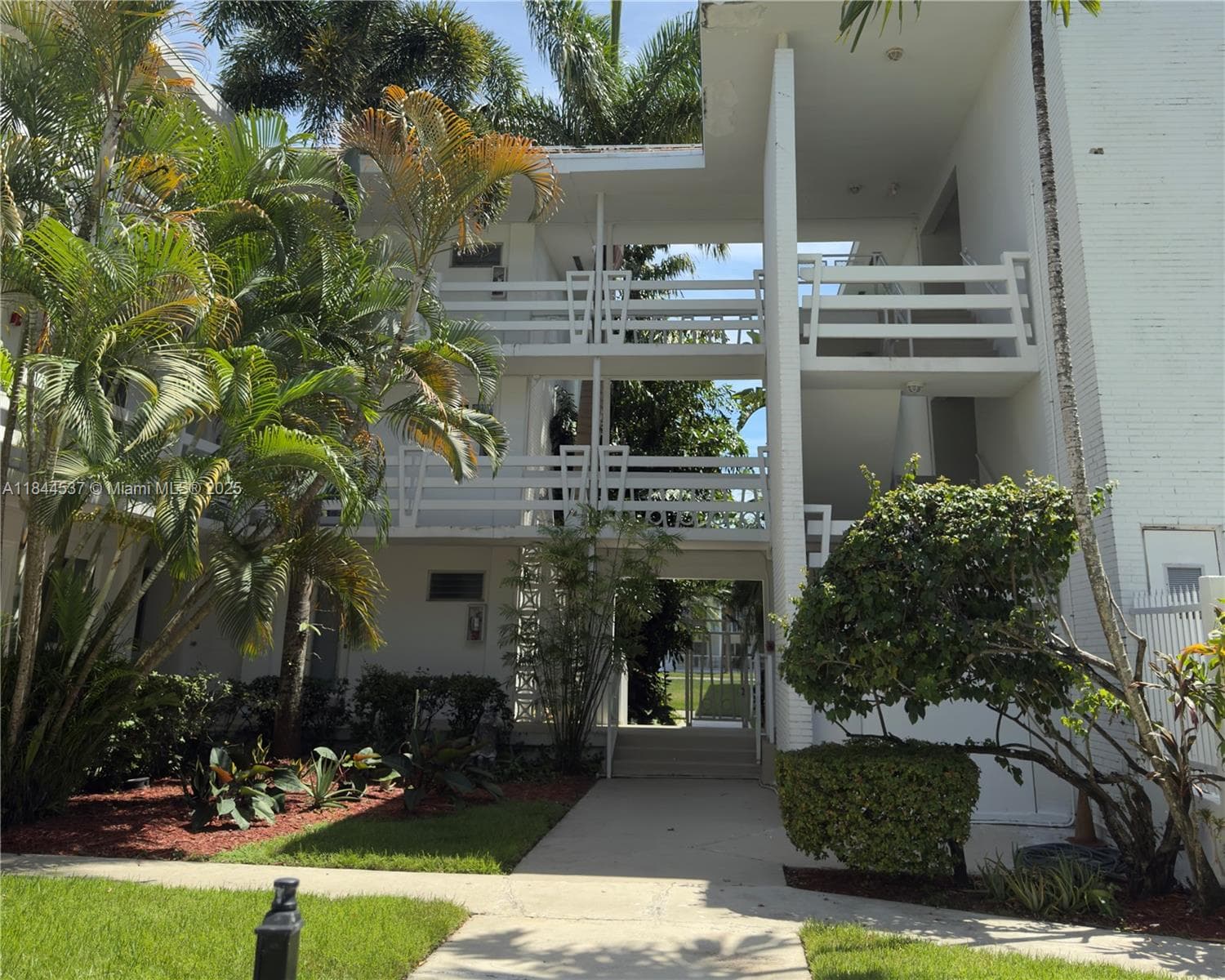 Lido Bay Manor · #107 in Miami - Photo 15