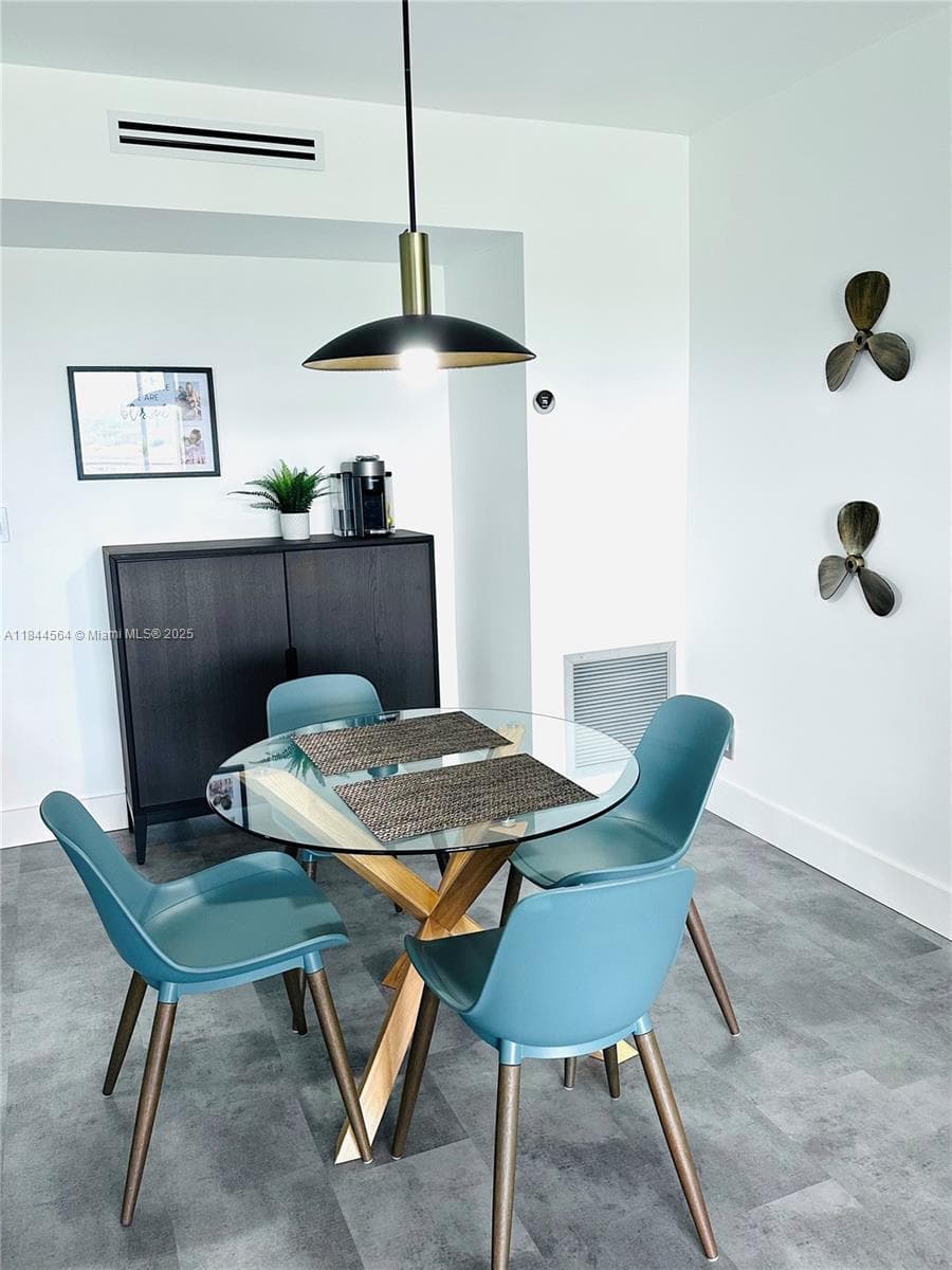 Hillcrest · #805A in Hollywood - Photo 23