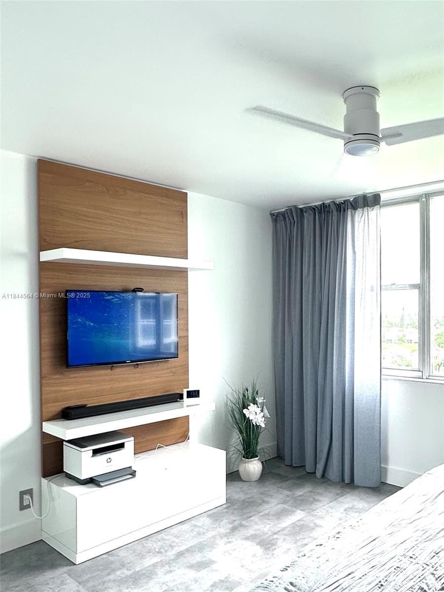 Hillcrest · #805A in Hollywood - Photo 42