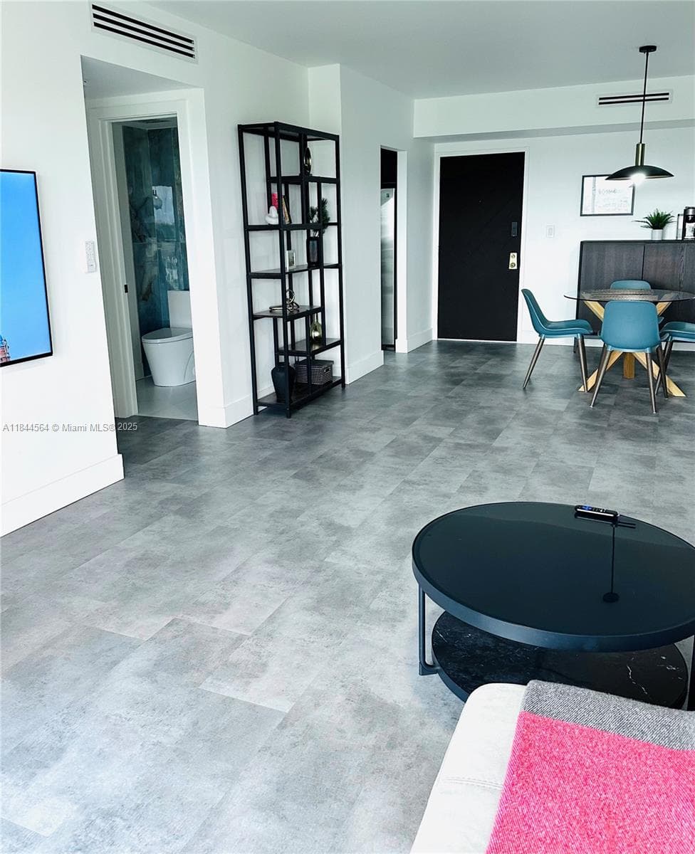 Hillcrest · #805A in Hollywood - Photo 13