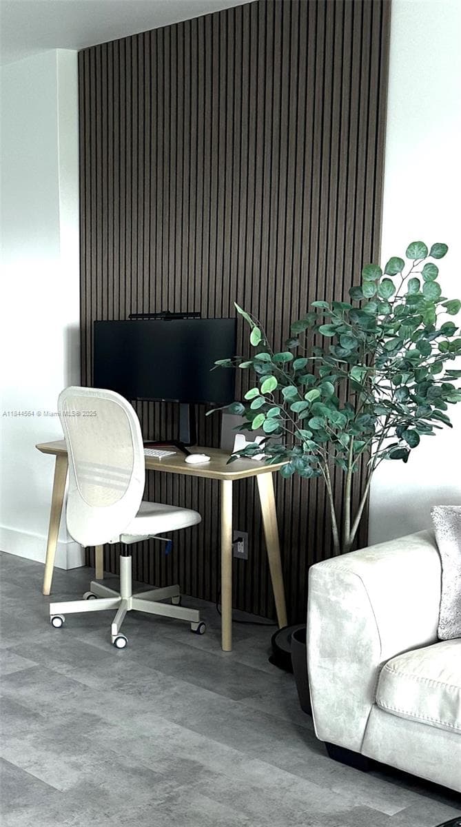 Hillcrest · #805A in Hollywood - Photo 17