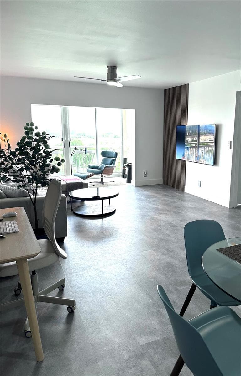 Hillcrest · #805A in Hollywood - Photo 16