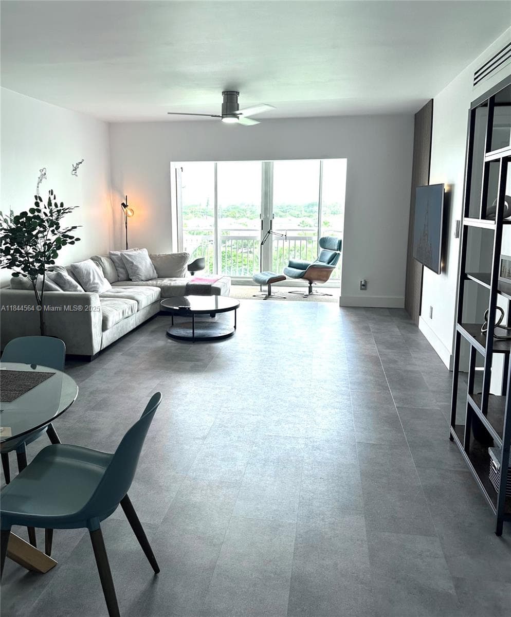 Hillcrest · #805A in Hollywood - Photo 22