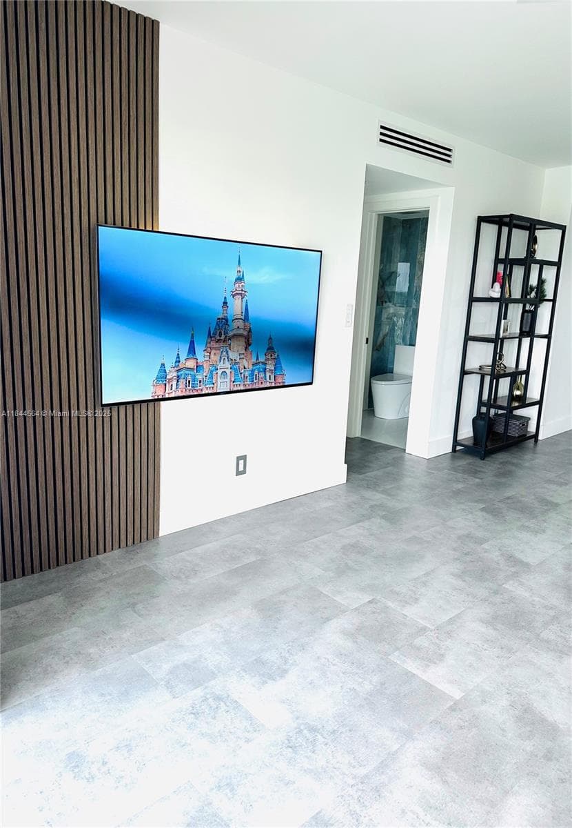 Hillcrest · #805A in Hollywood - Photo 28