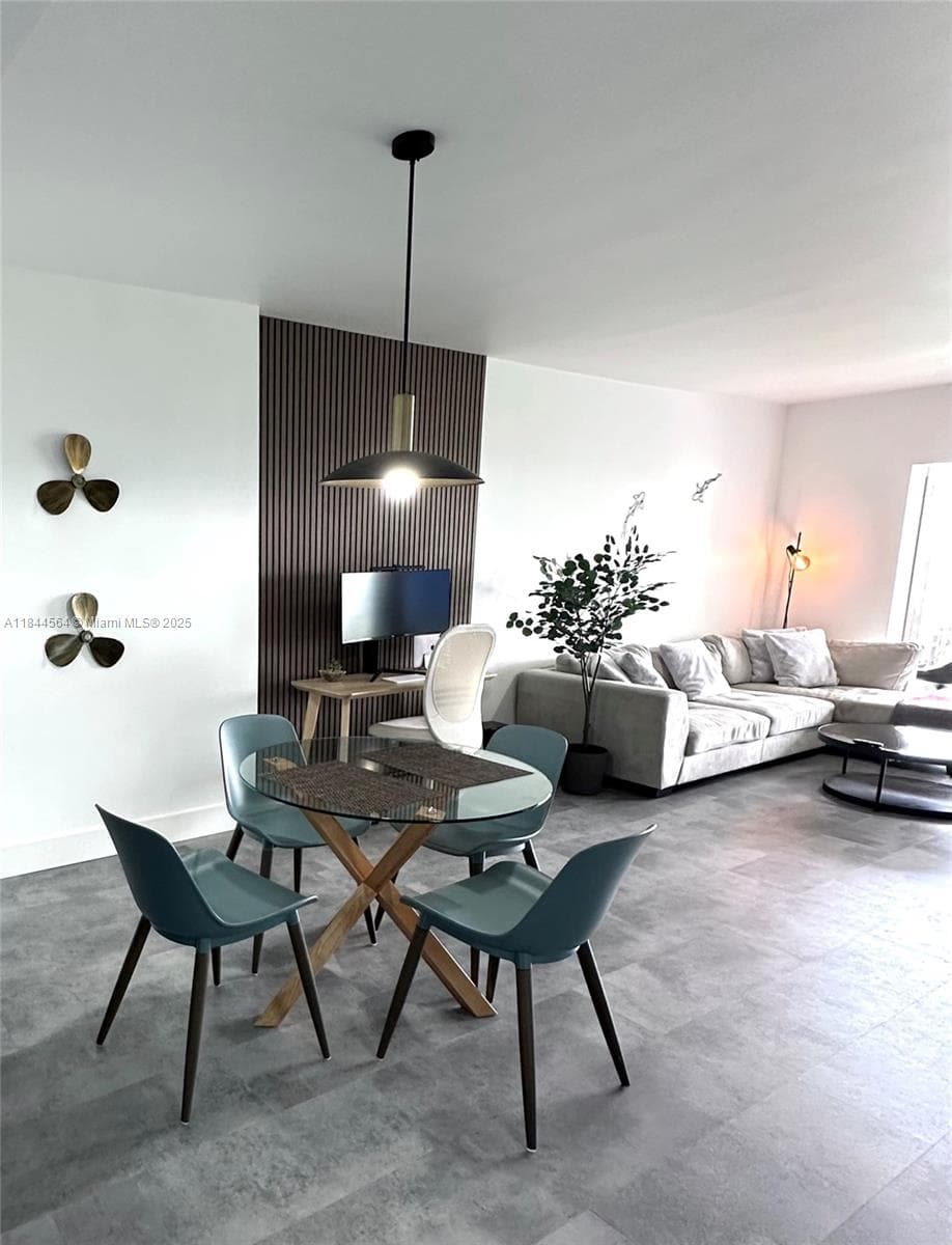 Hillcrest · #805A in Hollywood - Photo 18