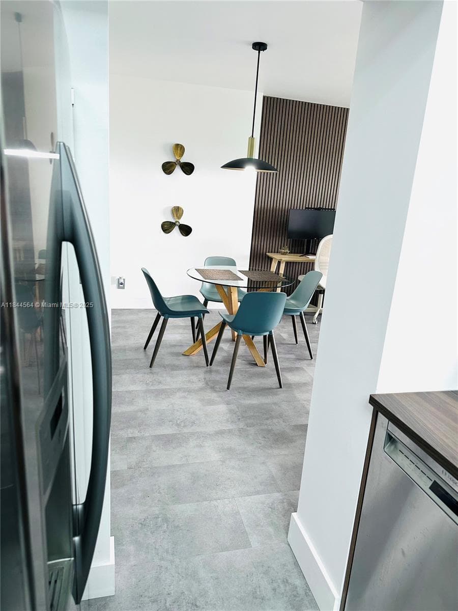 Hillcrest · #805A in Hollywood - Photo 11