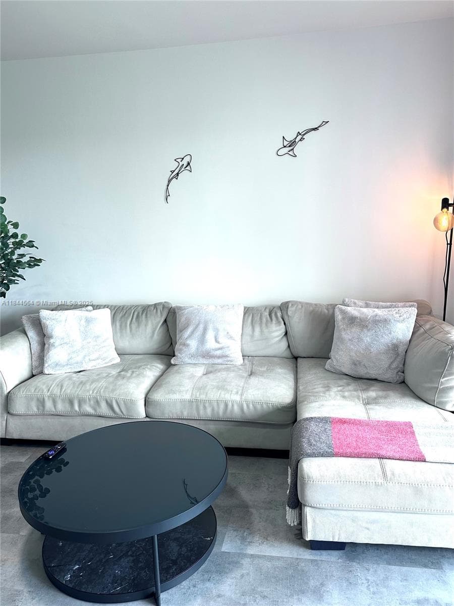 Hillcrest · #805A in Hollywood - Photo 19