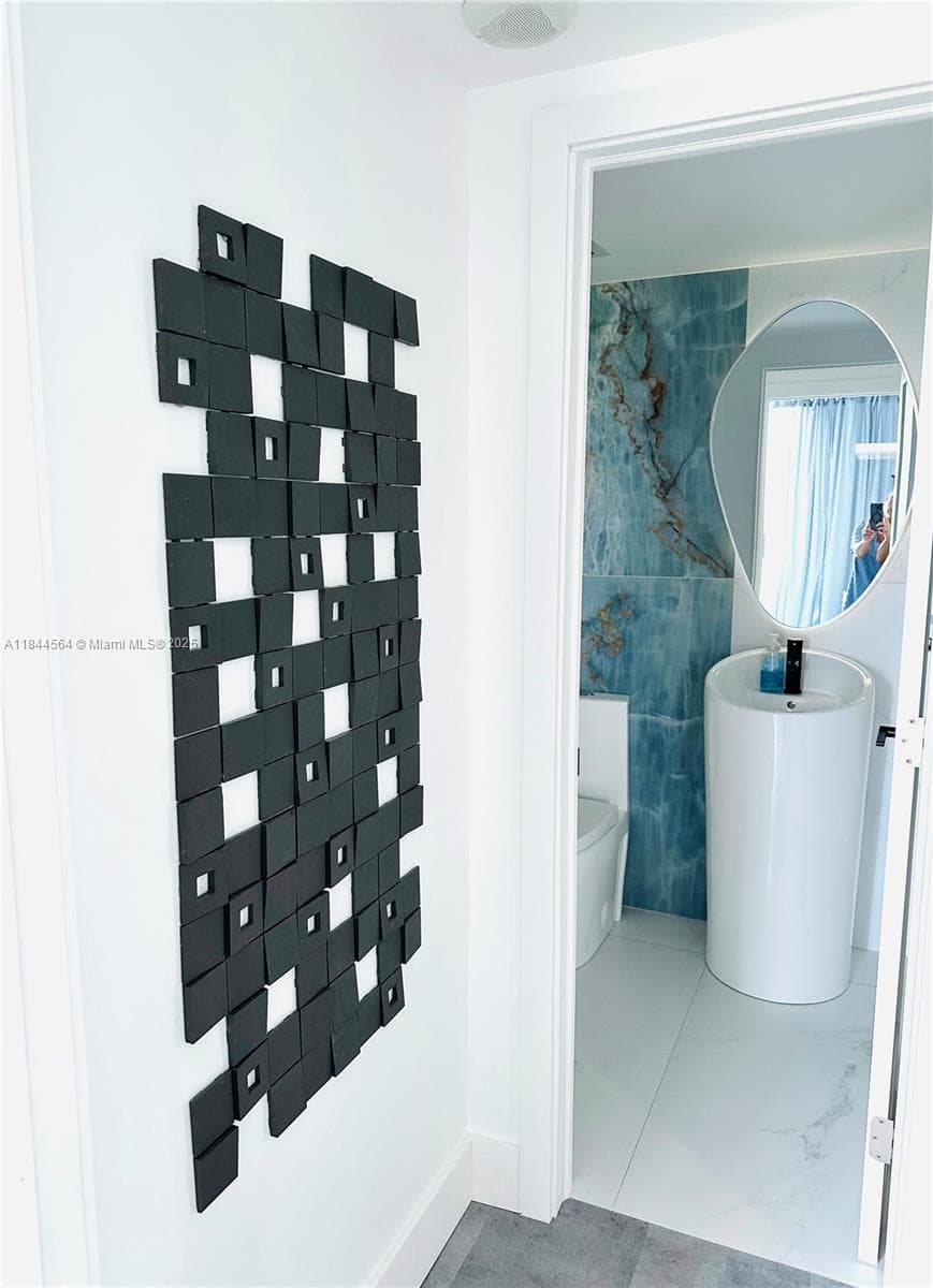 Hillcrest · #805A in Hollywood - Photo 35