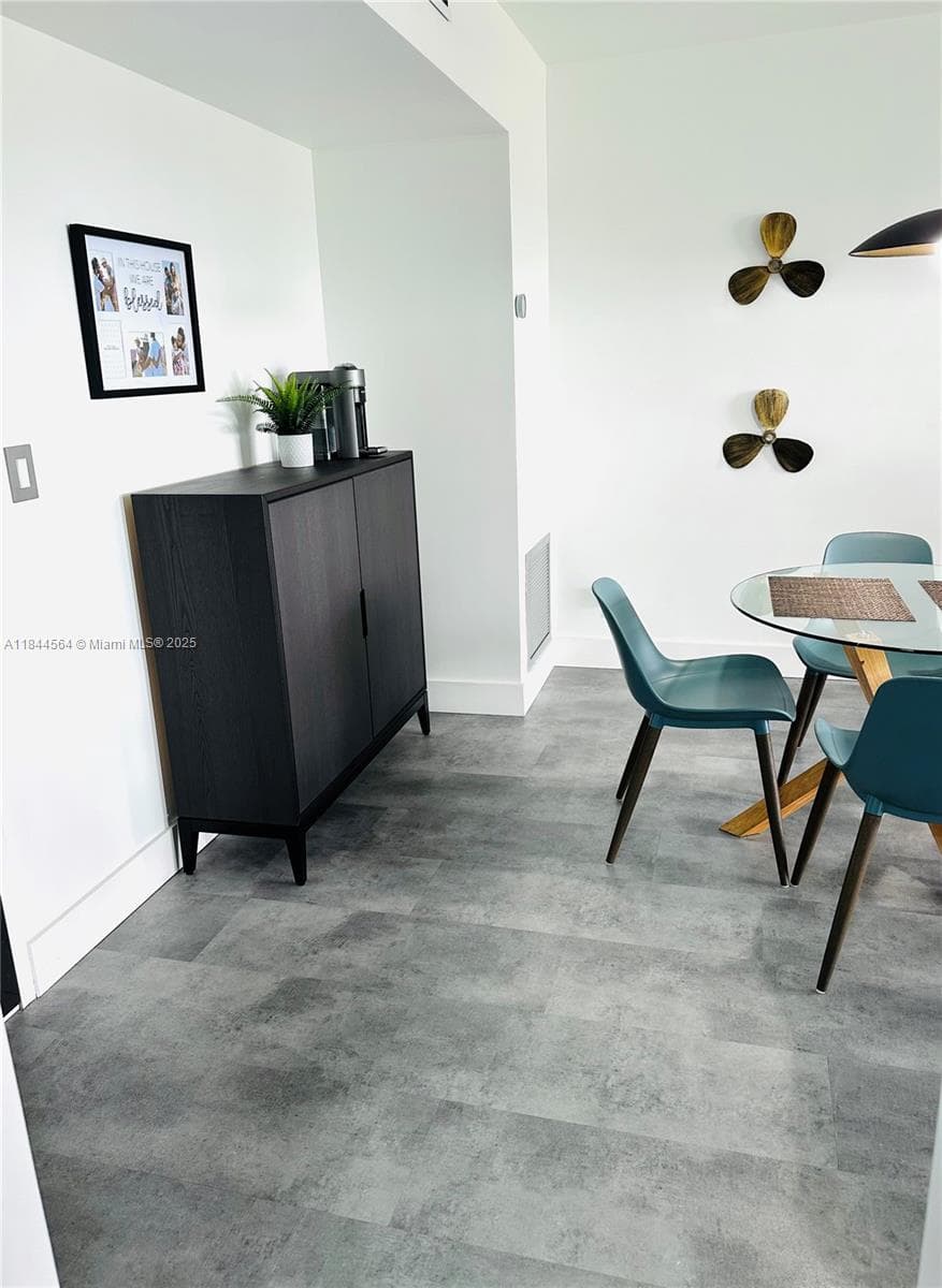 Hillcrest · #805A in Hollywood - Photo 21