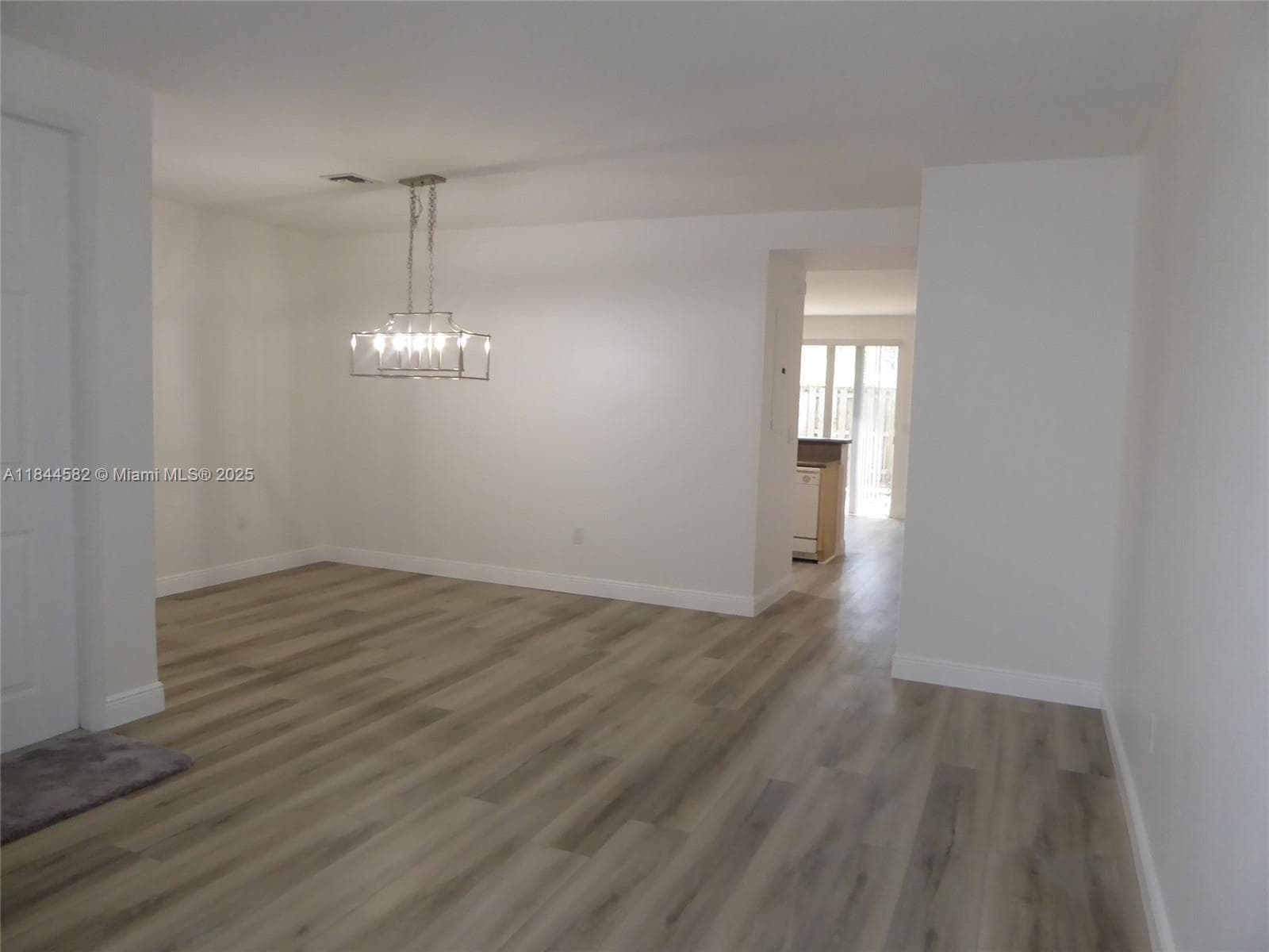 1037 NE 42nd Pl photo 2