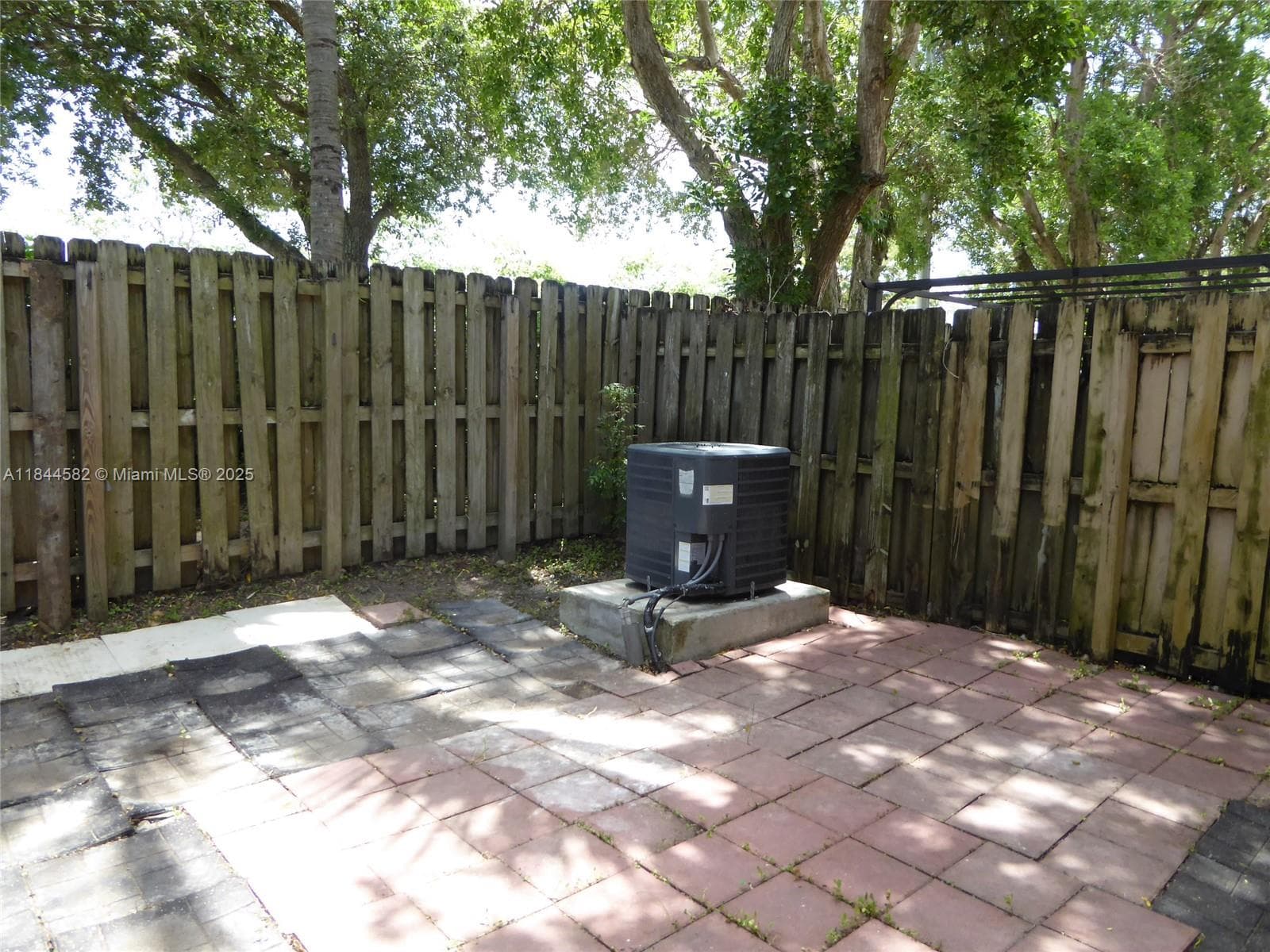 1037 NE 42nd Pl photo 17