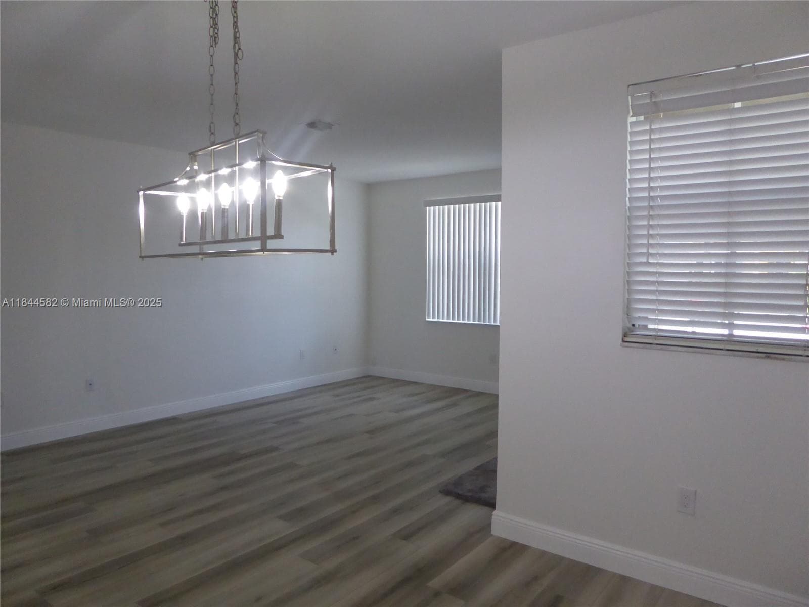 1037 NE 42nd Pl photo 3