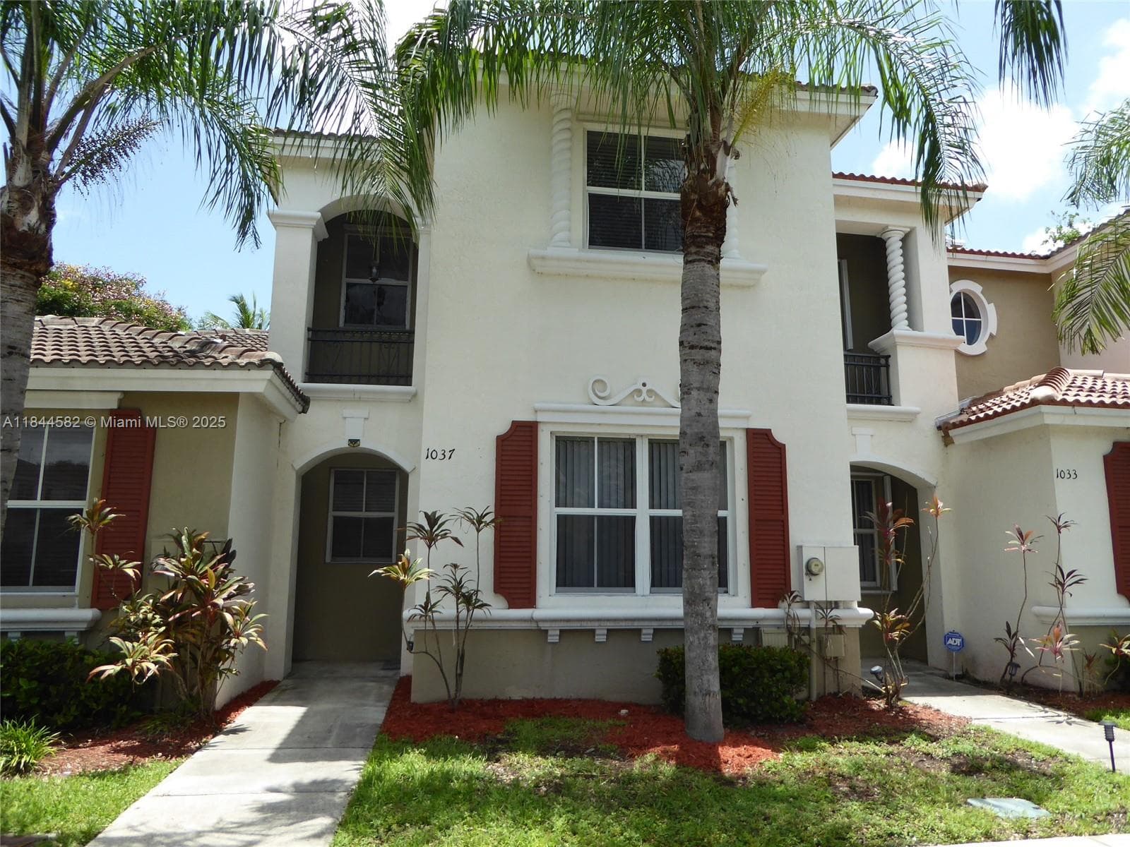 1037 NE 42nd Pl photo 1