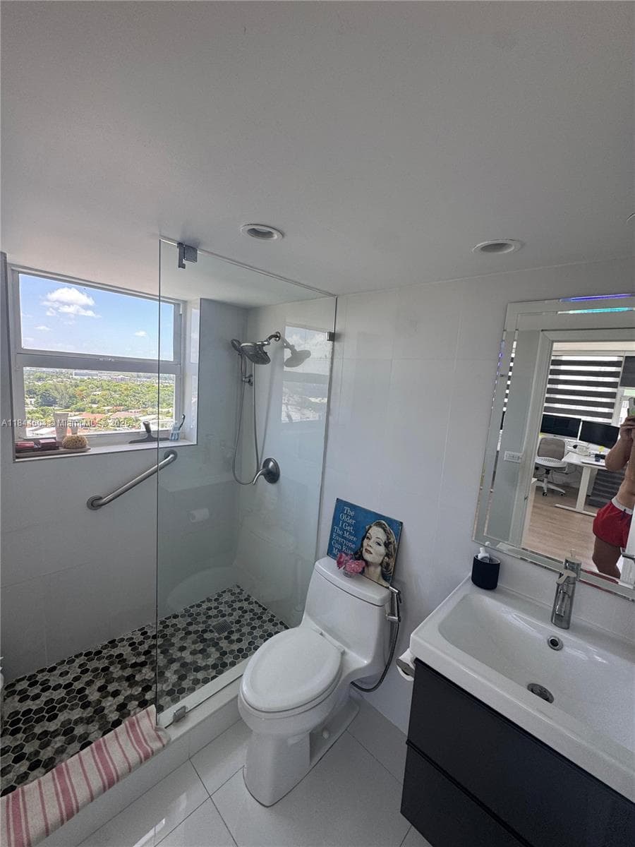 BAYVIEW TOWERS CONDO SOUT · #B1611 in North Miami - Photo 12