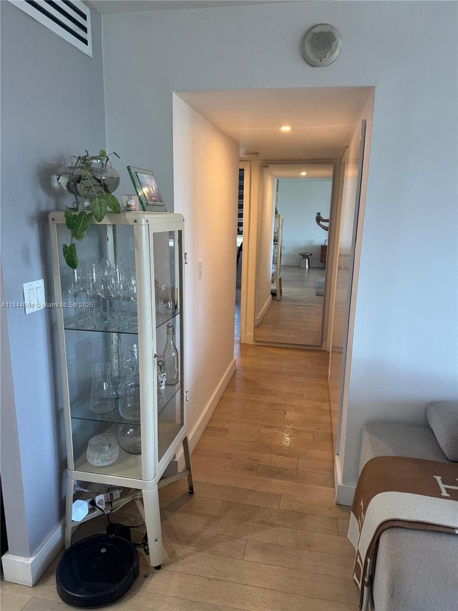 BAYVIEW TOWERS CONDO SOUT · #B1611 in North Miami - Photo 9