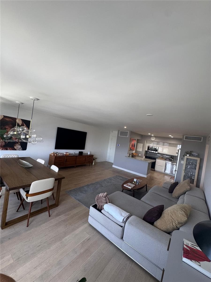BAYVIEW TOWERS CONDO SOUT · #B1611 in North Miami - Photo 4