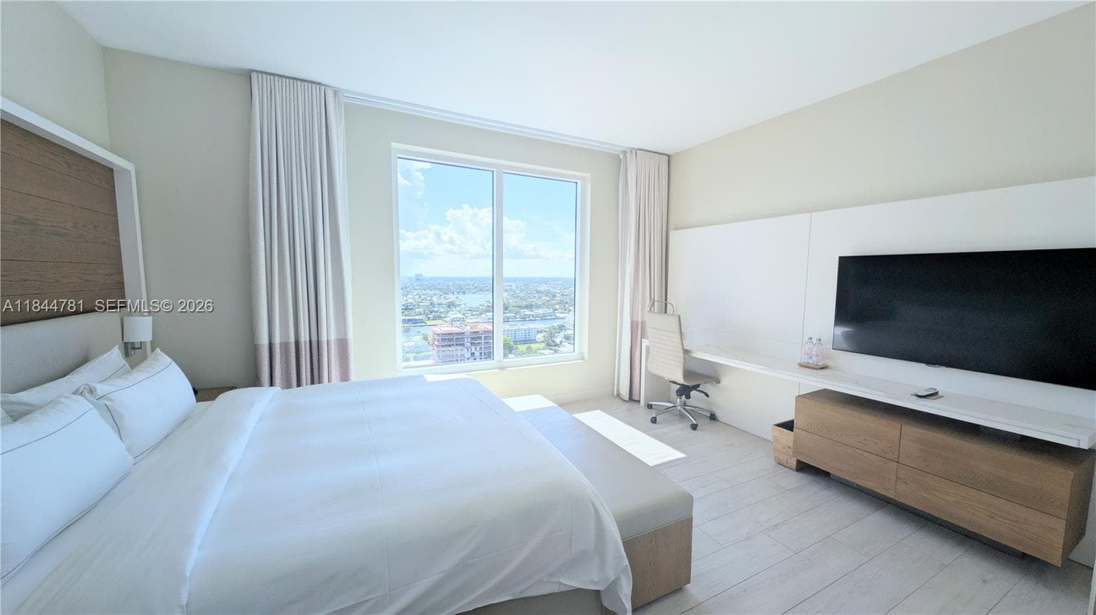 Hilton · #2501 in Fort Lauderdale - Photo 23